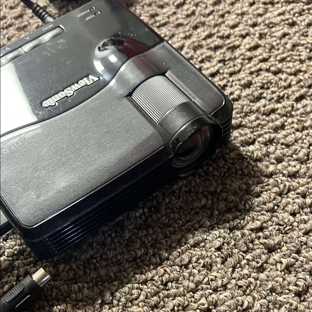 Black Portable Projector - Picture 8 of 8